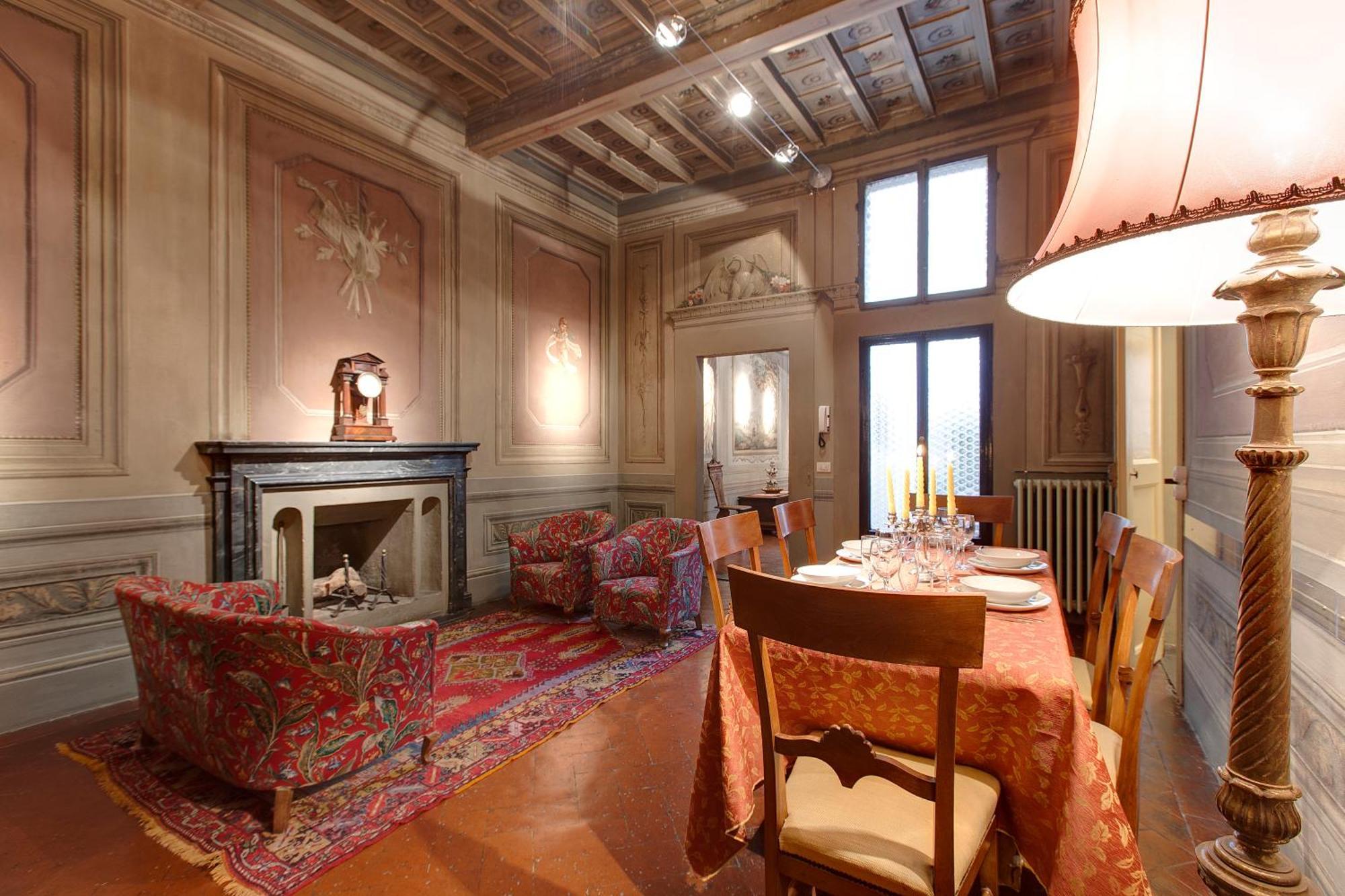 Palazzo Bucciolini Apartment Florence Bilik gambar